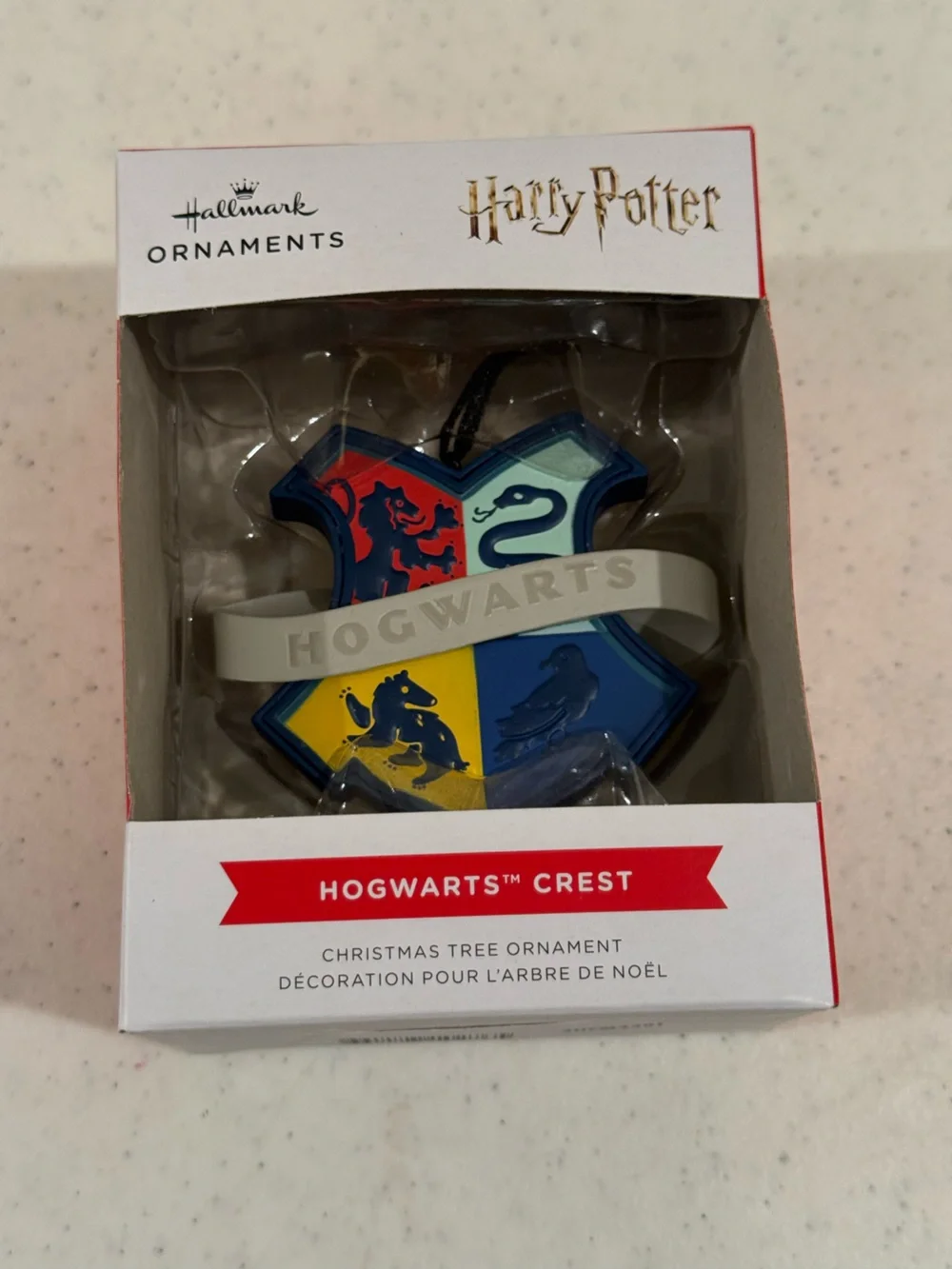 NEW Hallmark Harry Potter “ Hogwarts Crest “ Ornament
